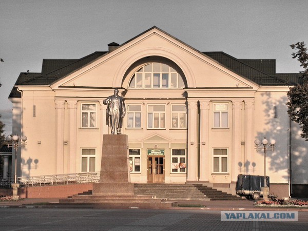 Памятники Ленину