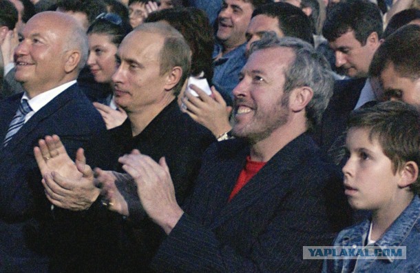 Макаревич заявил о банкротстве и отъезде из России
