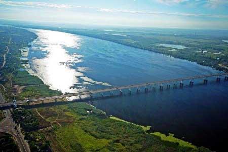 Украина возвела дамбу для блокирования подачи воды в Крым