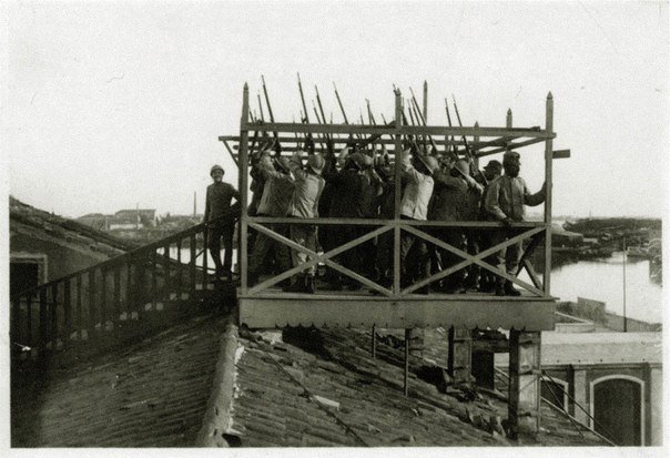 История в фотографиях