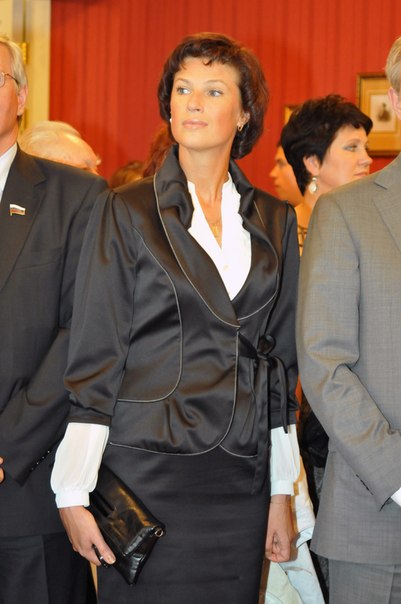 "Он все снимает, засранец".