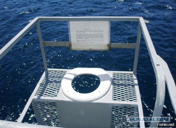 Самый дорогой корабль ВМС США USS Gerald R. Ford у берегов Ирана залило канализационными отходами категории Г