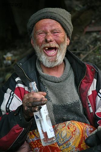 Пьющие люди живут дольше обычных трезвенников