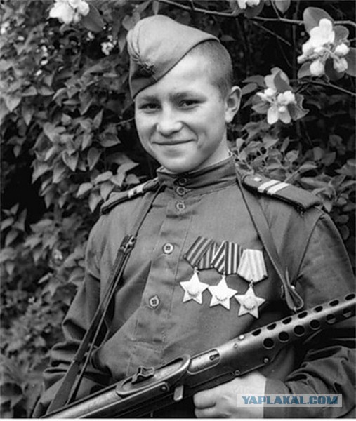 Гражданин пришел за военником в 27 лет