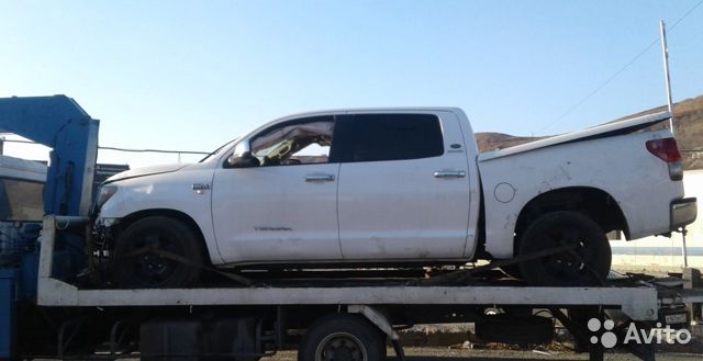 Новая Toyota Tundra: брутальный дизайн и супервыносливое шасси