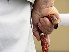 71-летний пенсионер изнасиловал молодую знакомую