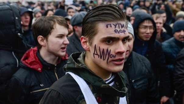 Москва, Тверская, многотысячный митинг протеста, вид сверху (снято с дрона)