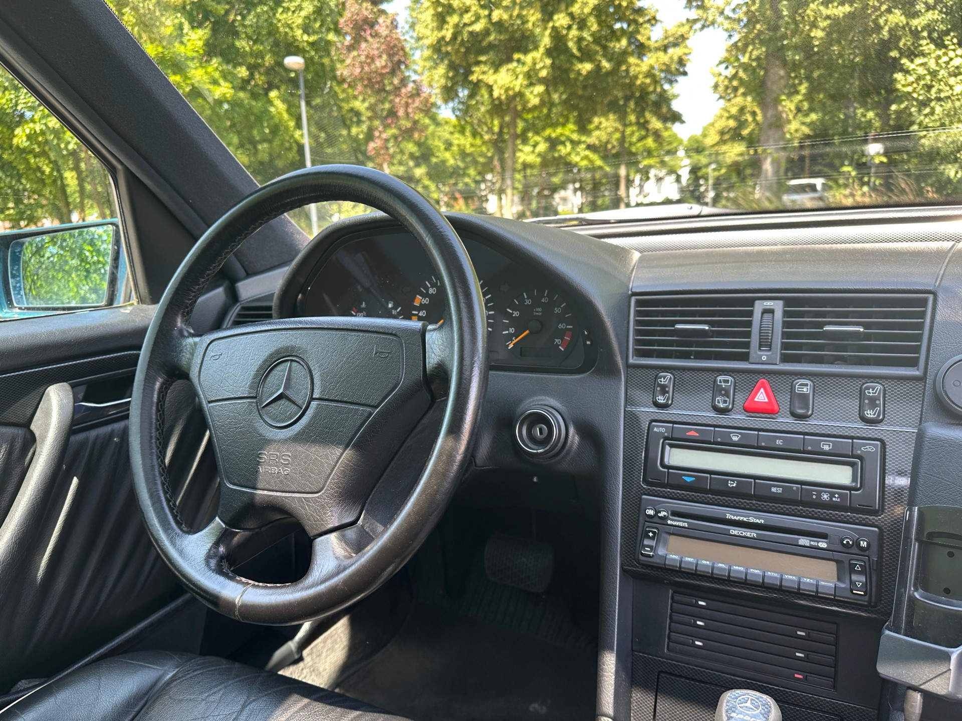 Новая игрушка (Mercedes S202)
