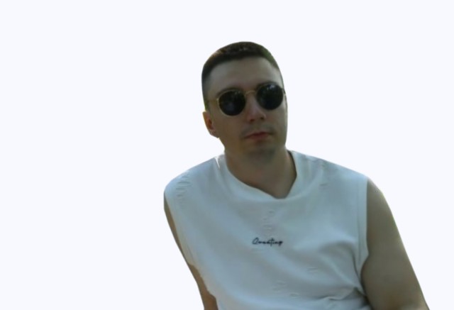Уберите бабушку!
