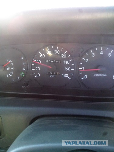 Немец проехал на Gelandewagen весь мир.