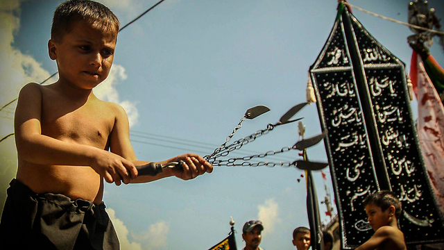 И с ЭТИМИ людьми надо ТОЛЕРАНТНОСТЬ проявлять? 18+