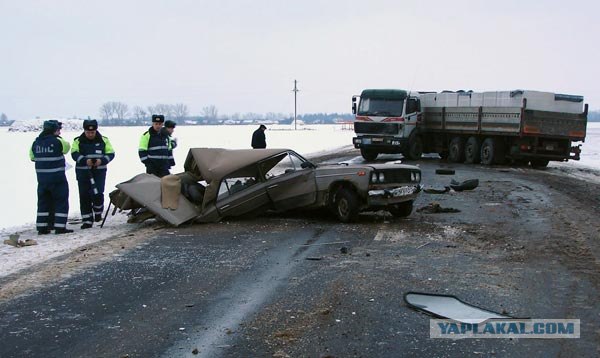 Crash Art: Все любили в детстве бить машинки?