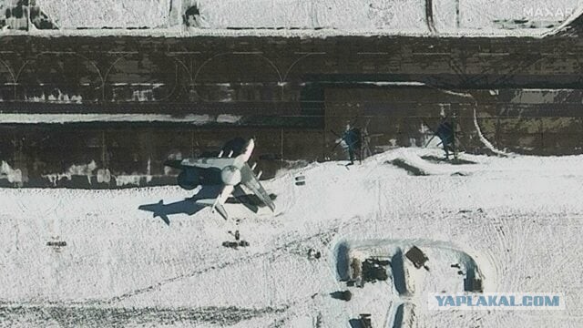 Видео полёта украинского дрона камикадзе к самолёту управления А50 в Белоруссии