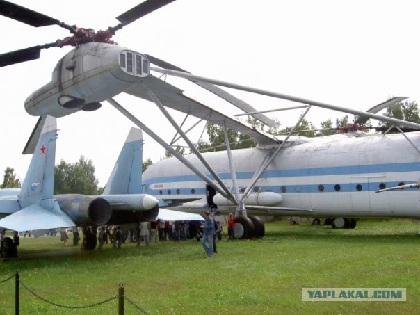Вертолет-музей В-12