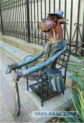 Необычные памятники