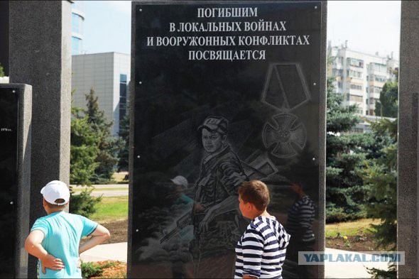 Сфотографировал в суде