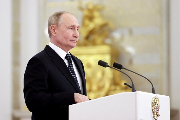 Путин внес в Госдуму законопроект о возможности продления срока пребывания на службе председателя СК РФ, достигшего 70 лет