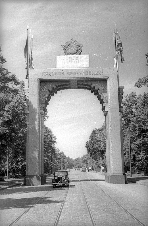 Фотограф Евгений Халдей