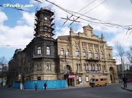 Сделали генеральную уборку зданию