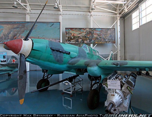 Эмоции лётчиков-ветеранов при виде своих самолётов через 70 лет