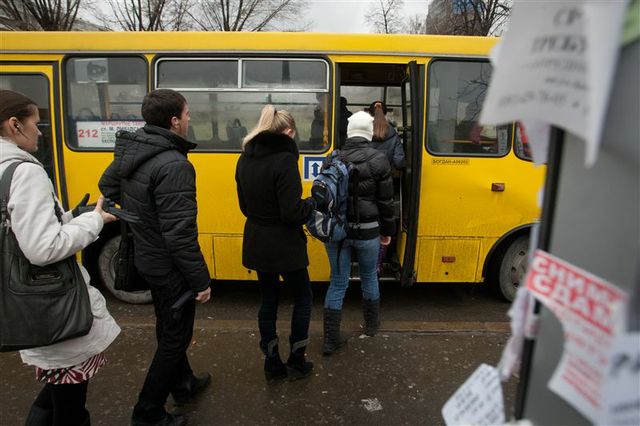 Двое парней сели в транспорт без денег на проезд и решили расплатиться кое-чем другим…