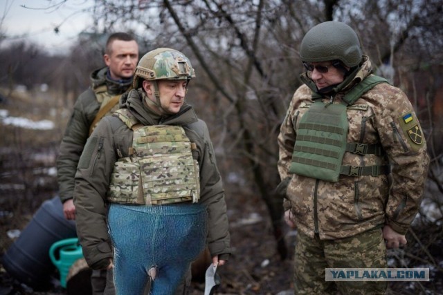 Белоруссия стягивает военную технику к границе с Украиной