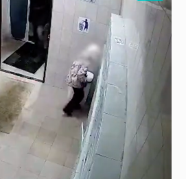 А что так чисто в подъезде? Прям мерзко.