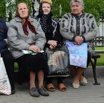 Прилепилась к богатому парню из хорошей семьи, или все же искренняя жена: размышляем о мотивах Екатерины Стриженовой