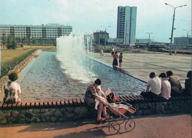 Не плачь. Это ностальгия в глаз попала