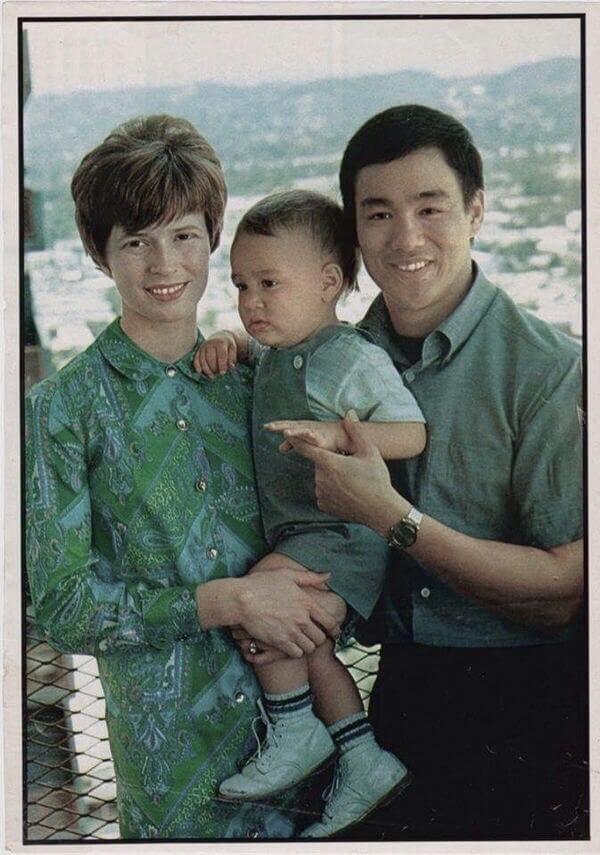 Семейные фотографии легендарного Брюса Ли