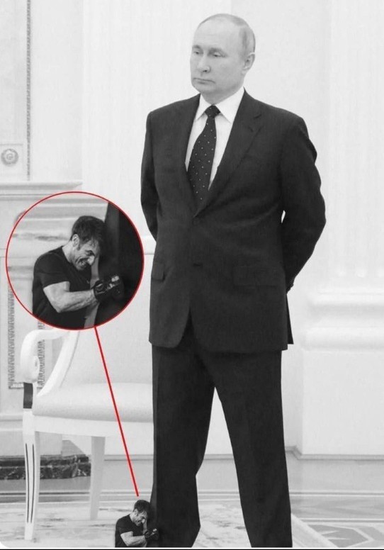 Макрон сдал назад и отказался нырять в фекальные воды реки Сена в Париже
