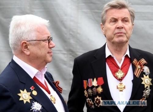 Учитесь делать визитки, джентельмены!