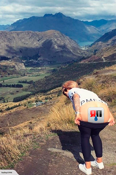 20-летняя "дикарка" выставила попу на аукцион