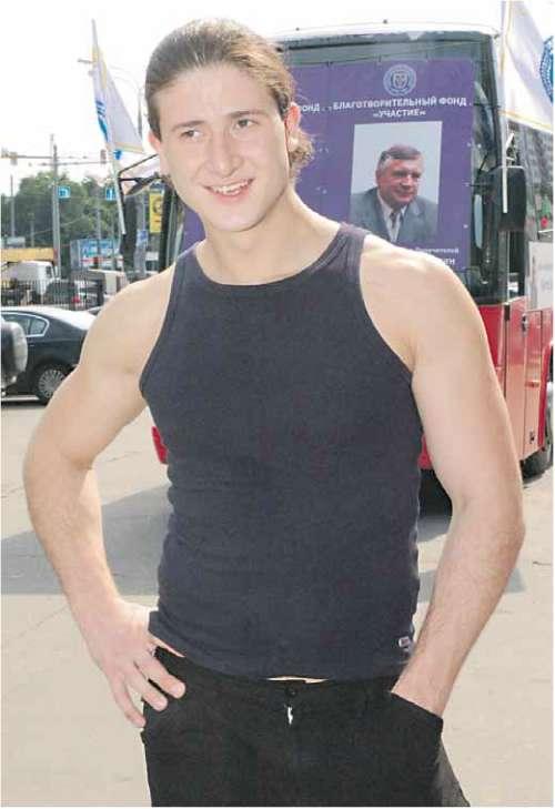 10972214 Брюс хлебников сейчас чем занимается