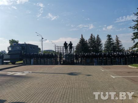 В 14-00 в Минске начнется марш несогласных с итогами выборов