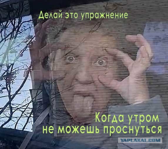 В узком месте в одном из дворов Искитима не смогли разъехаться два автомобиля
