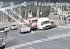 В Казани  фургон снес людей