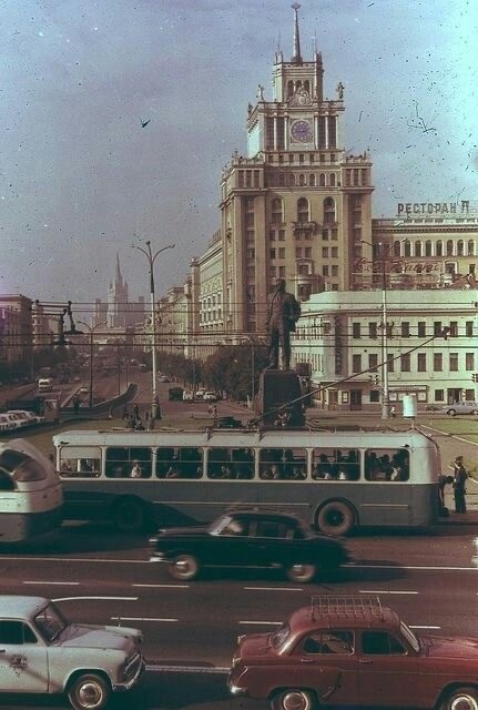 Москва и москвичи. Двадцатый век. 21.04.25