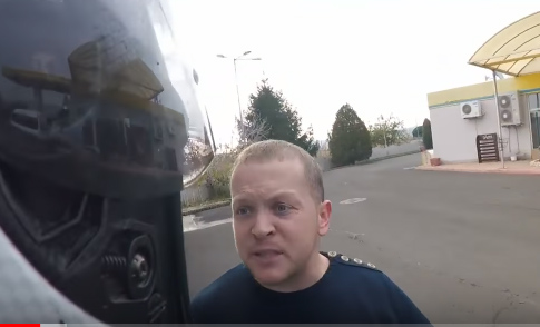 Со своим нельзя!