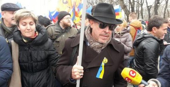 Российская певица обругала Шнурова за его заявление про Крым