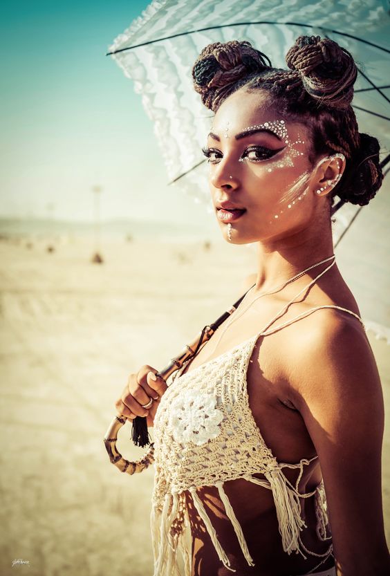 Девчули с фестиваля Burning man