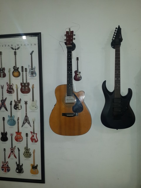 Китайские гитары. Обратная сторона луны