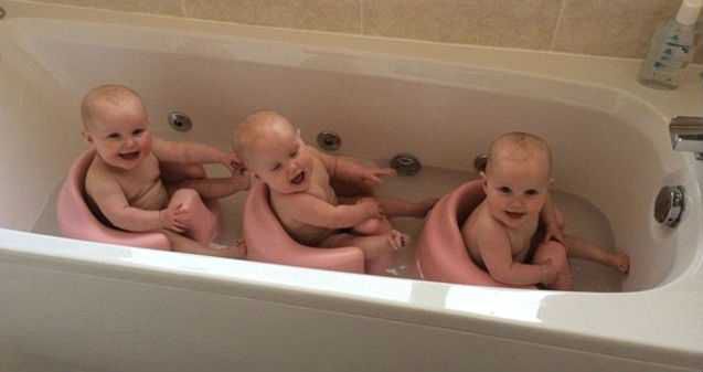 Родители придумали, как им различать тройняшек