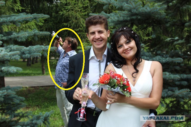 Фотографа-бракодела хотят засудить молодожены