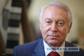 Женщина погибла при падении лифта в Алых Парусах
