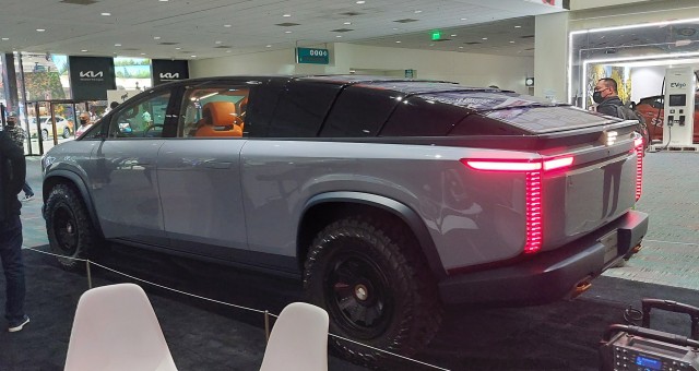 Новые автомобили на выставке Los Angeles Auto Show - 2021