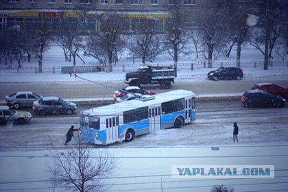 Люди без головы или зимние пробки в Крымских горах