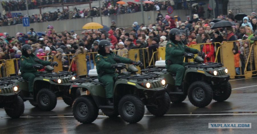 Латвия военный парад