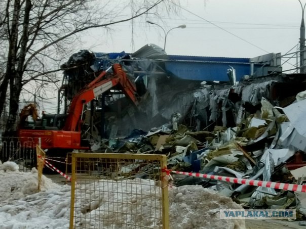 Снос торговых зданий в Москве