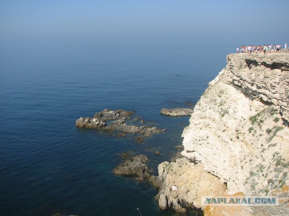 Мыс Тарханкут - самая западная точка Крыма.
